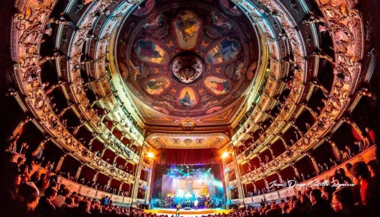 Lee más sobre el artículo Discover Teatro Colón Bogotá: History, Architecture, and Cultural Impact