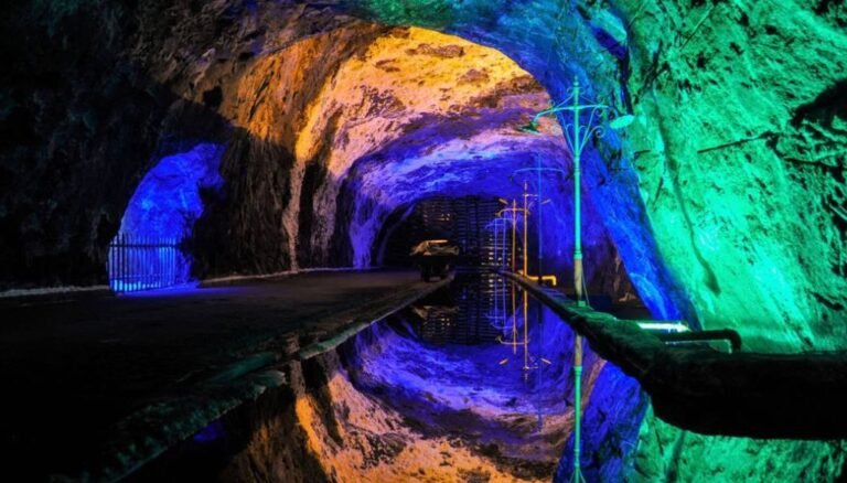 Lee más sobre el artículo Explore the Enchanting Depths of Nemocón Salt Mine in Colombia