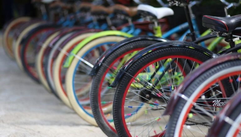 Lee más sobre el artículo Bike Tours in Bogotá: The Ultimate Guide to Exploring on Two Wheels