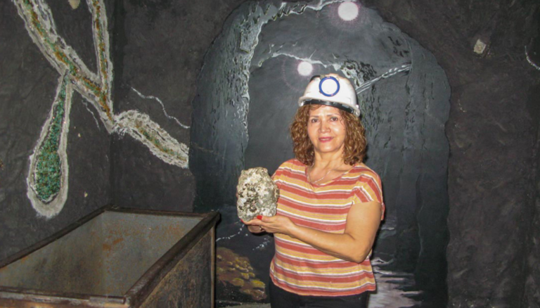 Lee más sobre el artículo Bogotá’s Emerald Trade: Discover the Green Heart of Colombia