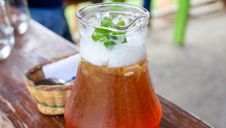 Lee más sobre el artículo Traditional Colombian Drinks You Must Try in Bogotá