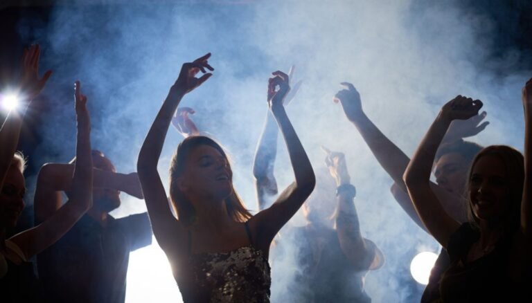 Lee más sobre el artículo Nightlife in Bogotá: Best Bars, Clubs, and Live Music Venues